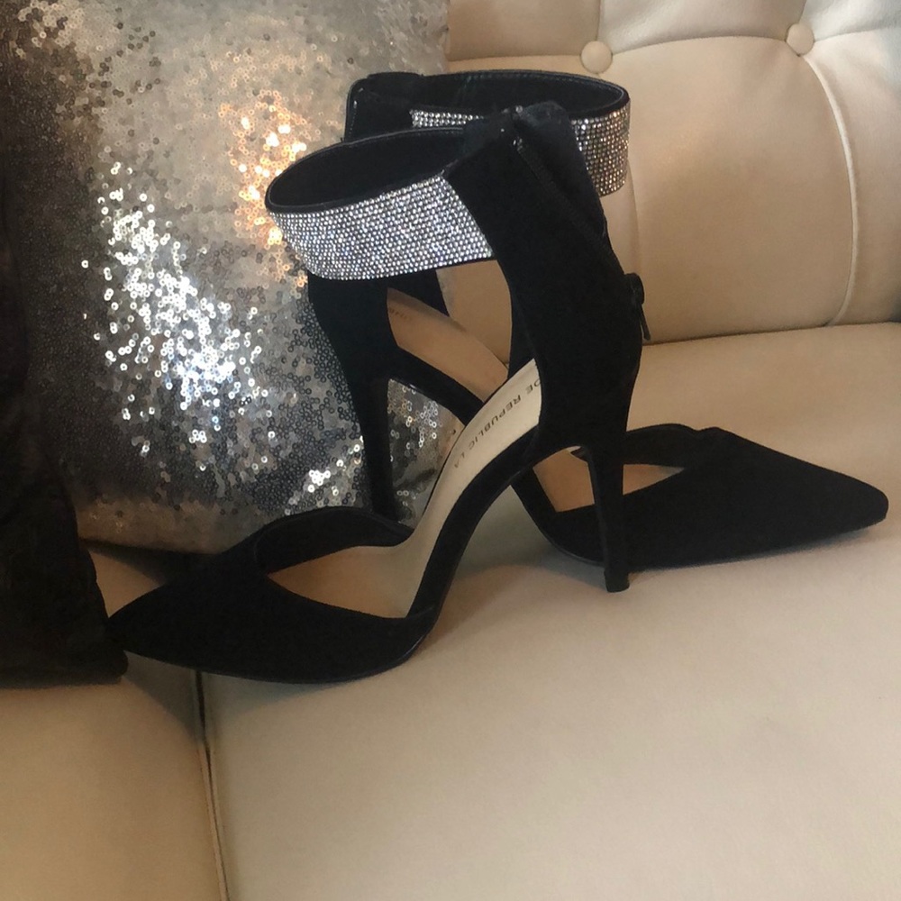 Black velvet heels